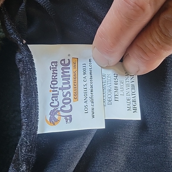 Pirate Costume - Picture 4 of 10